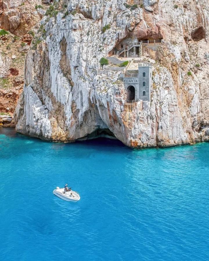L'Estasi Tanca Piras A Bordo Piscina Con Vista Mare Villa Nebida ภายนอก รูปภาพ